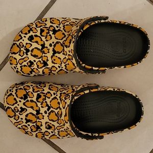 Crocs Disney size 7 womens